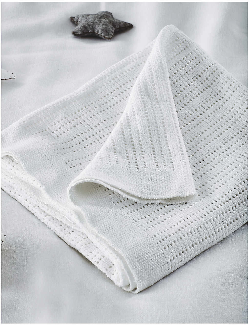 Satin-edged Cellular Cotton Baby Blanket 2 Satin-edged Cellular Cotton Baby Blanket - Image 2