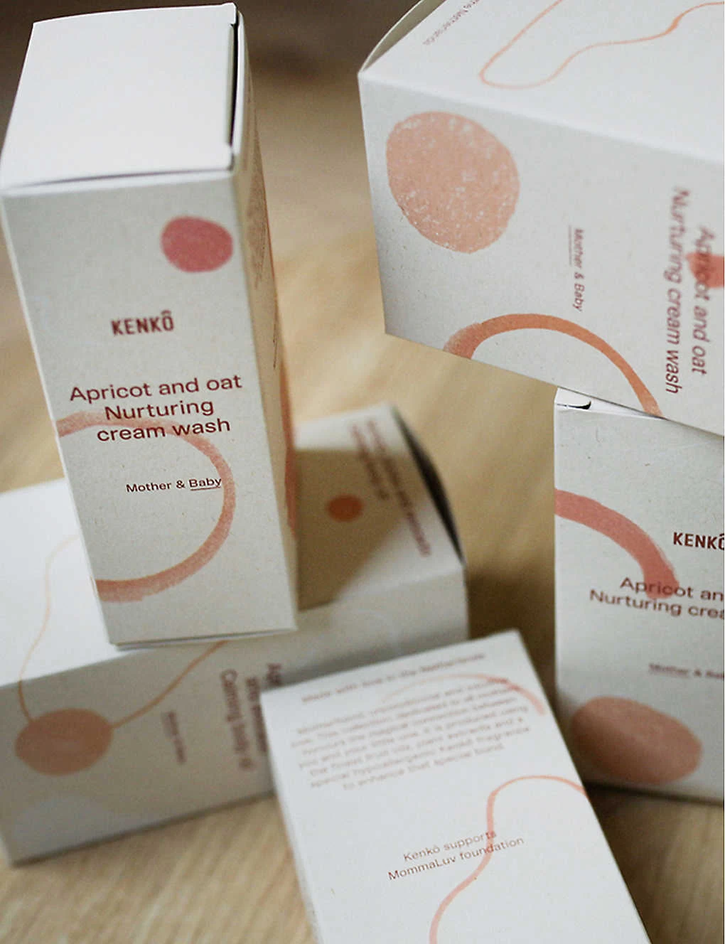 Apricot And Oat Nurturing Cream Wash 100ml 3 Apricot And Oat Nurturing Cream Wash 100ml - Image 3